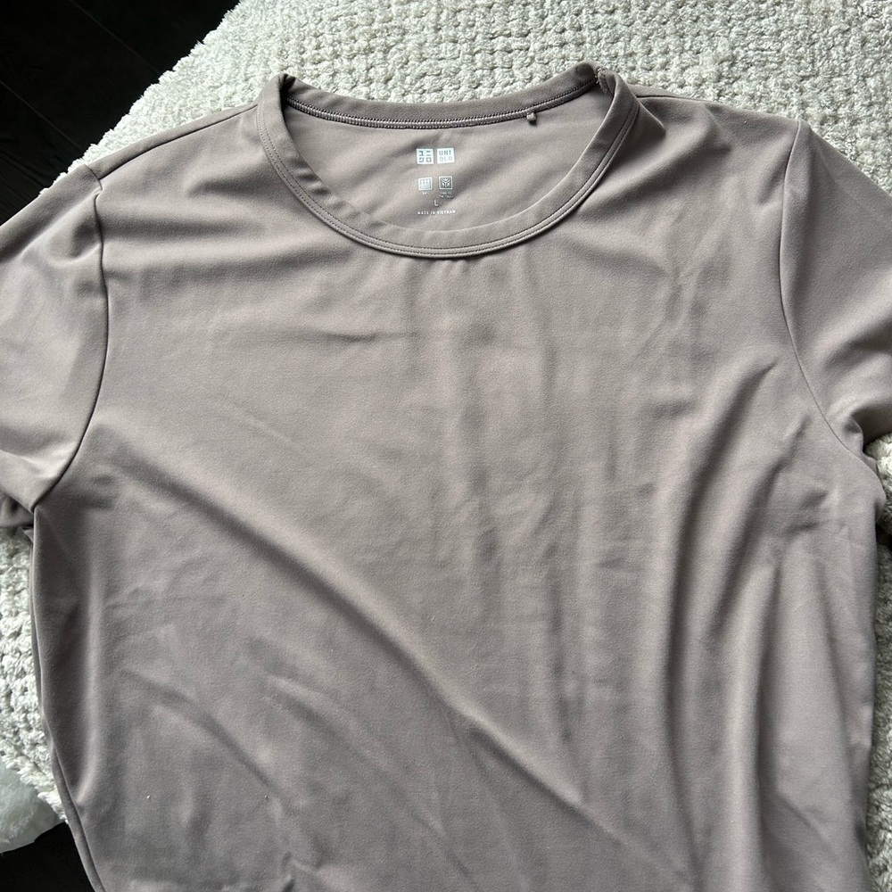 Uniqlo Taupe T-Shirt